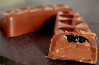 Baton de ciocolată cu unt de arahide si fructe 2 x 38g