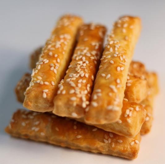 Sărățele fragede cu telemea și unt 100 g