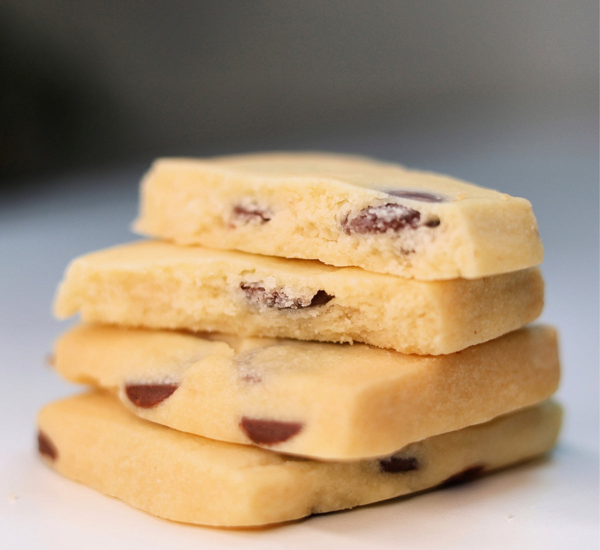 Biscuiți fragezi cu unt și ciocolată 100g