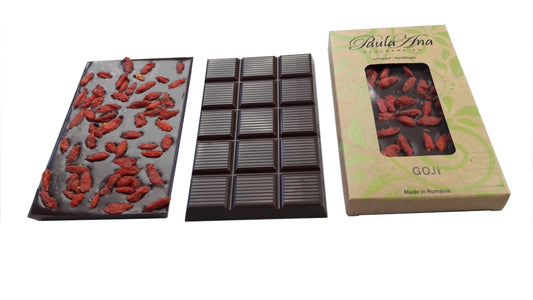 Tabletă de ciocolată neagră cu goji