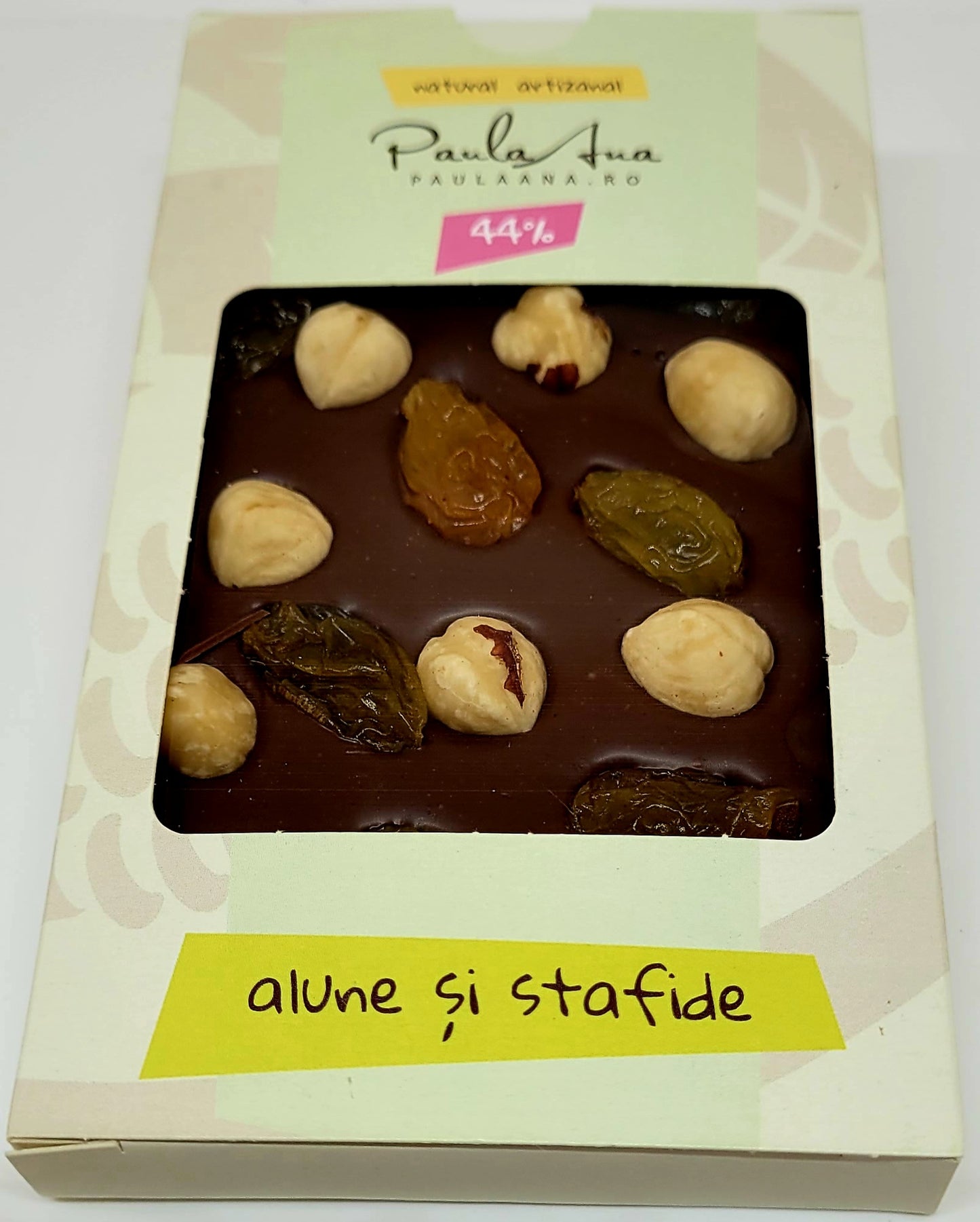 Tabletă de ciocolată cu lapte cu alune și stafide 120g